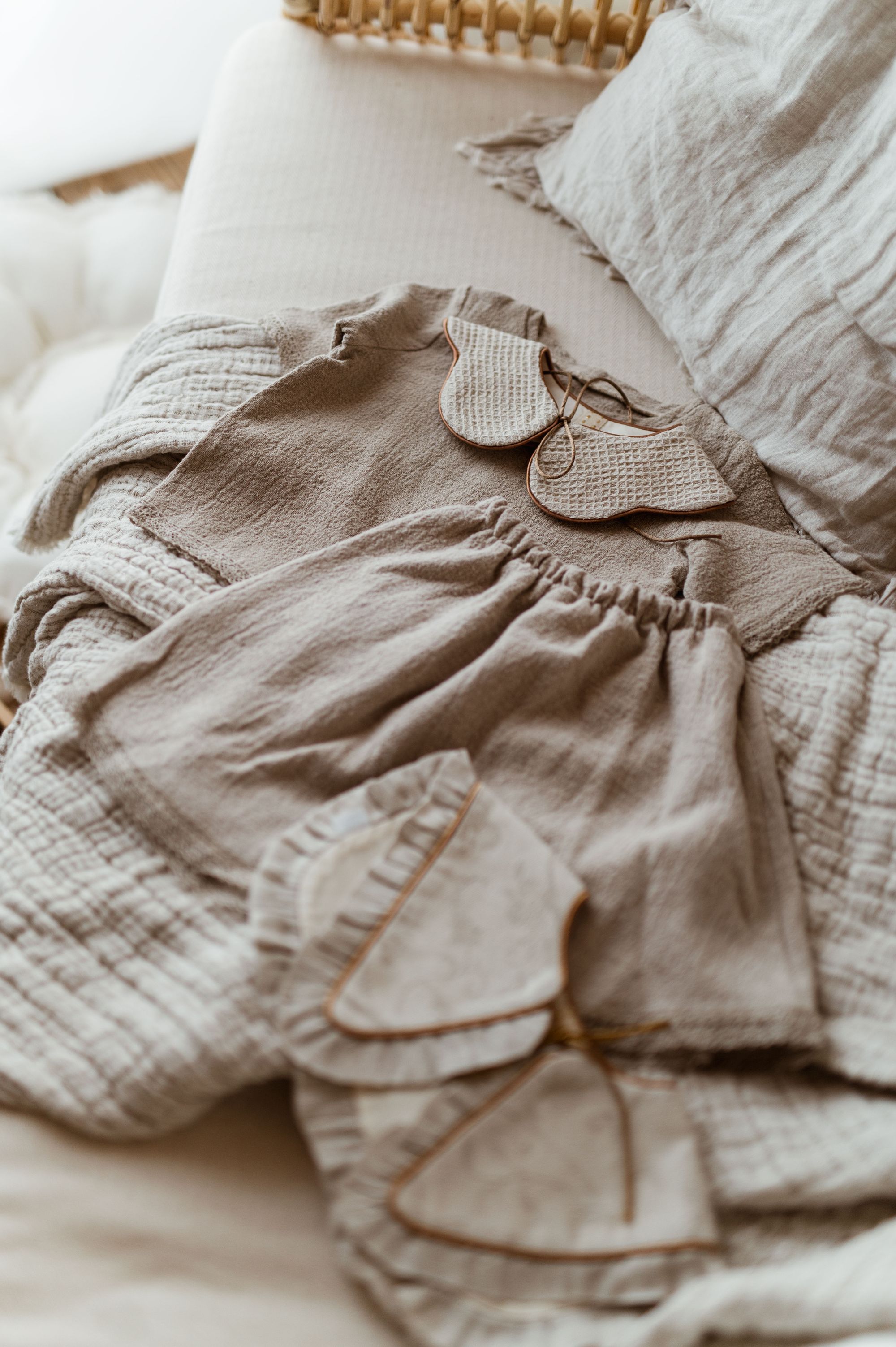 Spódniczka dla dziewczynki szara glina