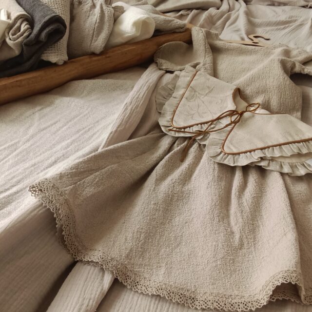 Spódniczka dla dziewczynki szara glina