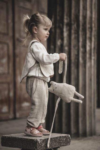 Spodnie lniane dresowe dla dzieci unisex szara glina