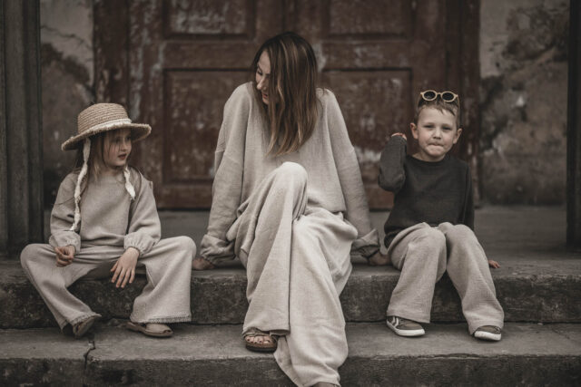 Spodnie lniane dresowe dla dzieci unisex szara glina