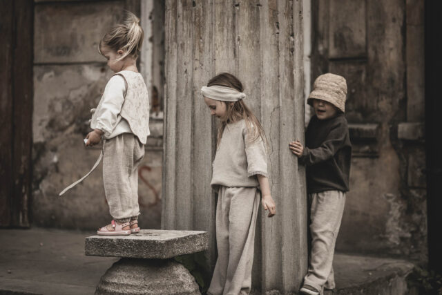 Spodnie lniane proste unisex dla dziecka szara glina