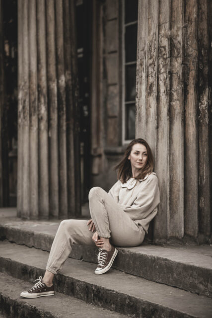 Spodnie damskie lniane joggersy basic dresowe szara glina