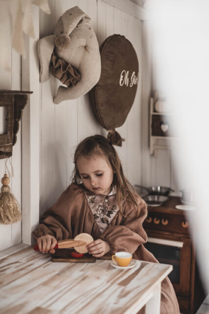 Sukienka beżowa lniana Marysia retro kokos 5-10 lat