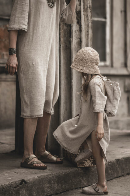 Sukienka lniana midi z rozcięciem z koronką lekka damska