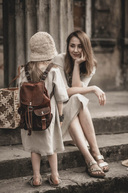 Sukienka lniana midi z rozcięciem z koronką lekka damska