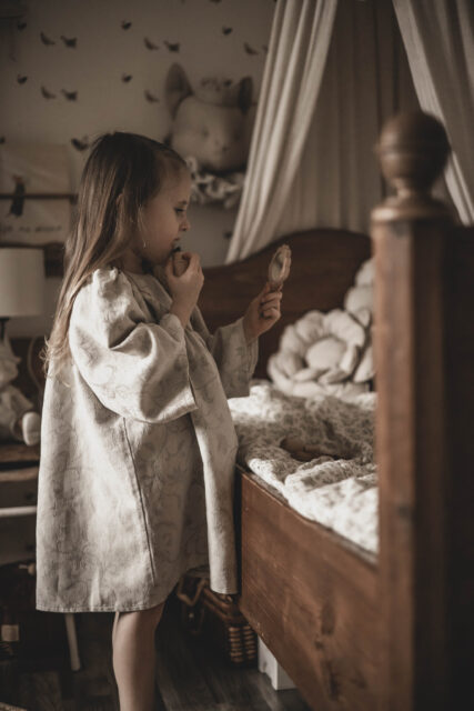 Sukienka lniana retro zwiewna dla dziewczynki royal  Marysia