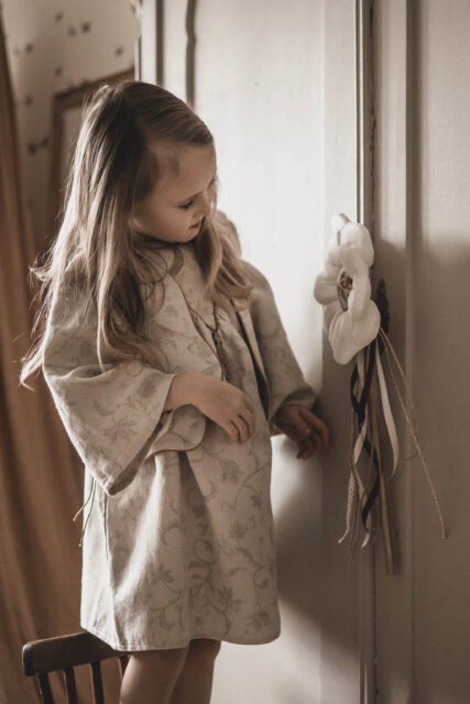 Sukienka lniana retro zwiewna dla dziewczynki royal  Marysia