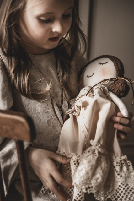 Sukienka lniana retro zwiewna dla dziewczynki royal  Marysia