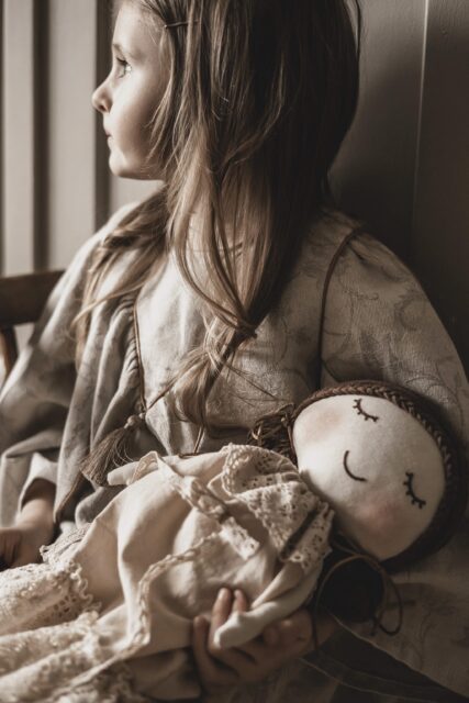 Sukienka lniana retro zwiewna dla dziewczynki royal  Marysia