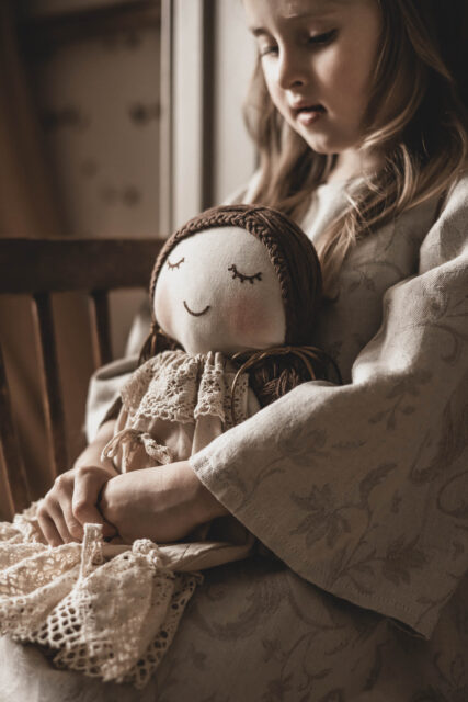 Sukienka lniana retro zwiewna dla dziewczynki royal  Marysia