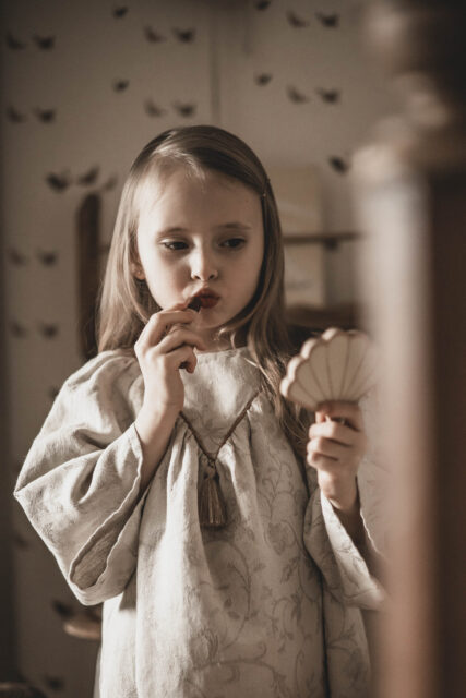 Sukienka lniana retro zwiewna dla dziewczynki royal  Marysia