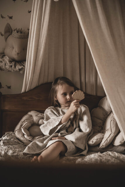 Sukienka lniana retro zwiewna dla dziewczynki royal  Marysia