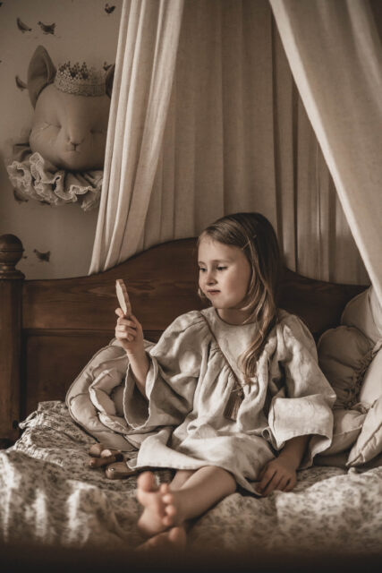 Sukienka lniana retro zwiewna dla dziewczynki royal  Marysia