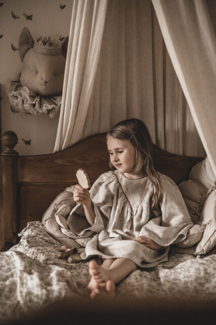 Sukienka lniana retro zwiewna dla dziewczynki royal  Marysia