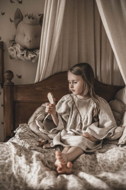 Sukienka lniana retro zwiewna dla dziewczynki royal  Marysia