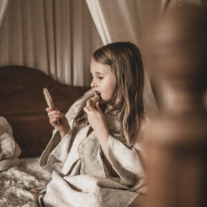 Sukienka lniana retro zwiewna dla dziewczynki royal  Marysia