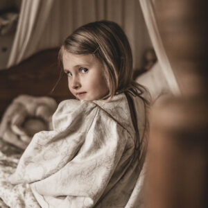 Sukienka lniana retro zwiewna dla dziewczynki royal  Marysia