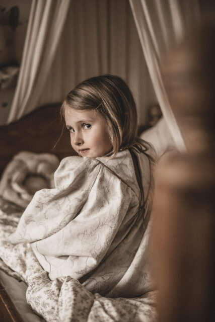 Sukienka lniana retro zwiewna dla dziewczynki royal  Marysia