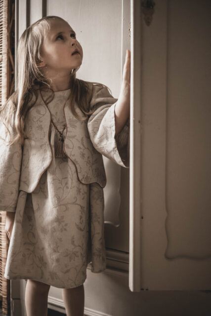 Sukienka lniana retro zwiewna dla dziewczynki royal  Marysia