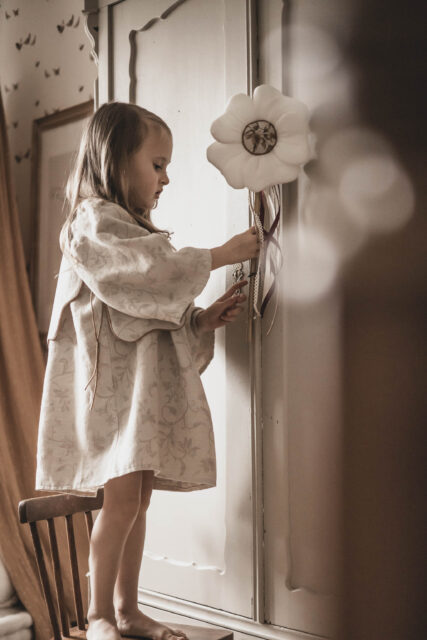 Sukienka lniana retro zwiewna dla dziewczynki royal  Marysia