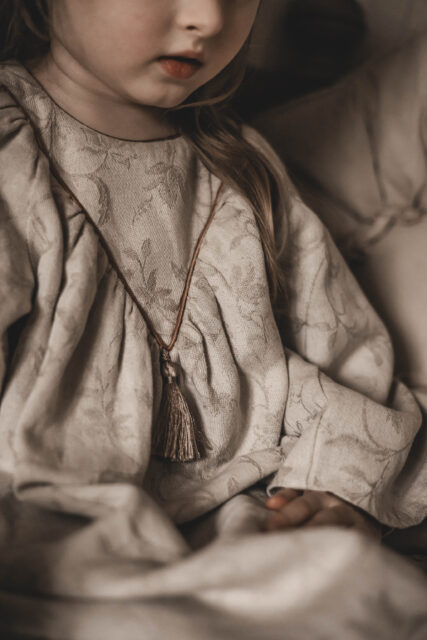 Sukienka lniana retro w kwiaty żakardowa 5-10 lat Marysia royal