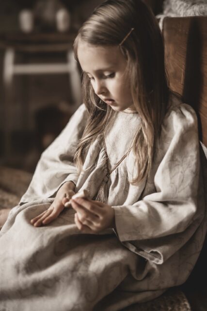 Sukienka lniana retro w kwiaty żakardowa 5-10 lat Marysia royal