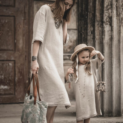 Sukienka lniana dla dziewczynki z koronką w stylu boho