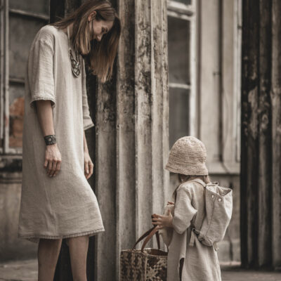 Sukienka lniana dla dziewczynki z koronką w stylu boho