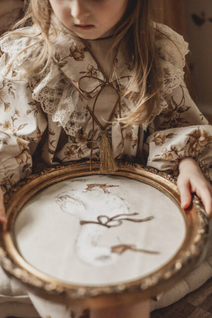 Sukienka w kwiatuszki lniana vintage 5-10 lat Marysia honey