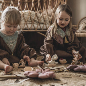 Vintage lniana sukienka brąz żakard dla dziewczynki Marysia