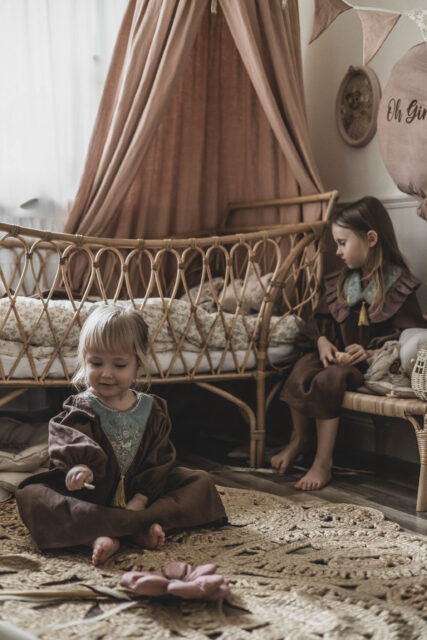 Vintage lniana sukienka brąz żakard dla dziewczynki Marysia