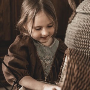 Vintage lniana sukienka brąz żakard dla dziewczynki Marysia