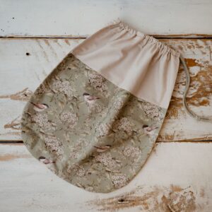 Woreczek do przedszkola bawełniany na rzeczy zamienne i buciki ptaszki świeża oliwka