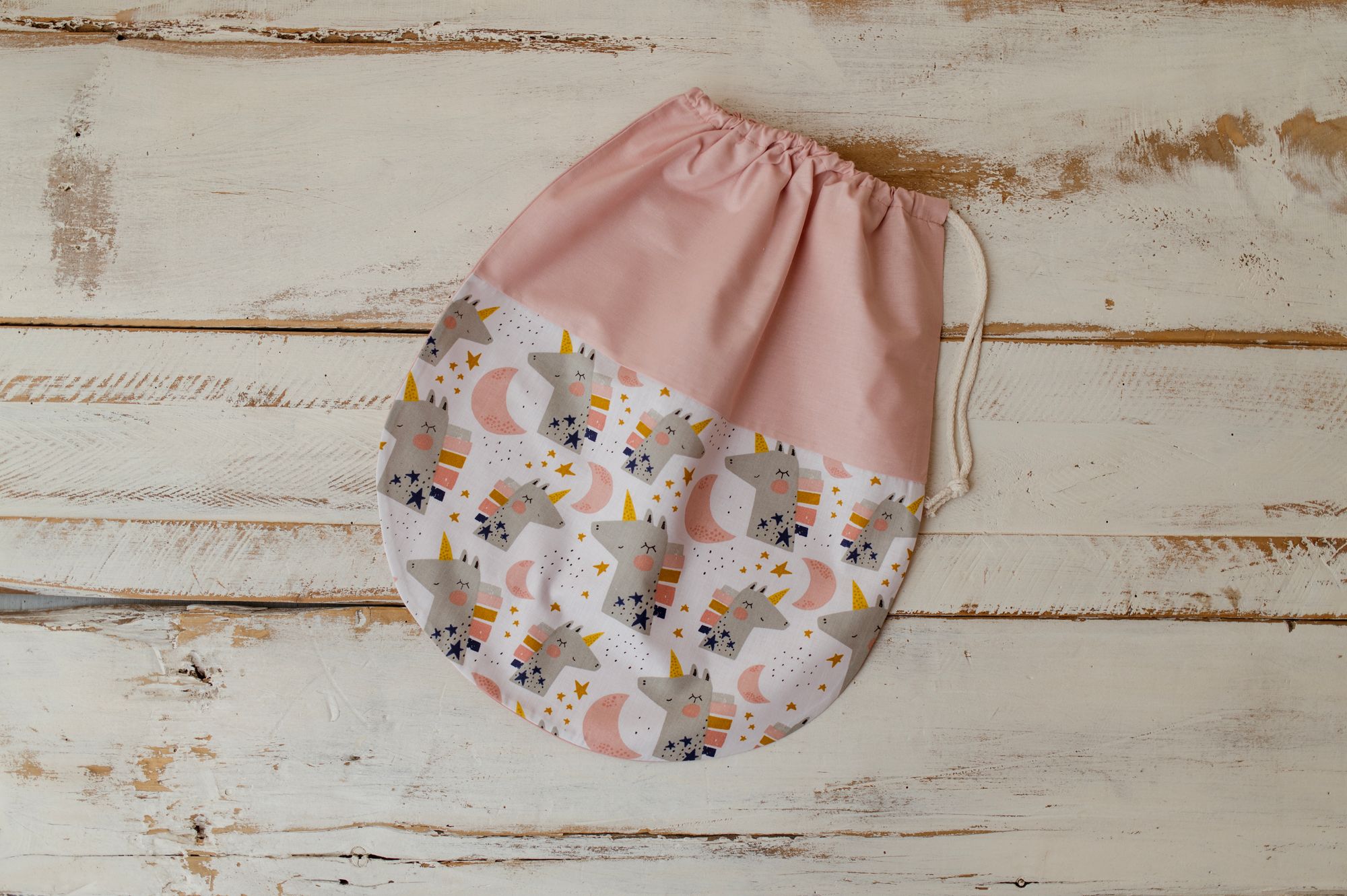 Woreczek na pościel do przedszkola 50×70 cm tęczowe kucyki