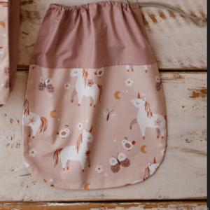 Woreczek w kwiatuszki do przedszkola bawełniany na rzeczy zamienne buciki ładny jednorożec