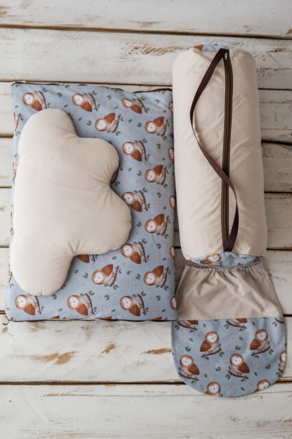 Śpiworek do przedszkola 140×75cm w sowim gaju