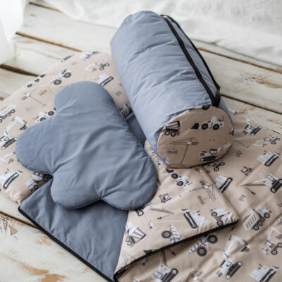 Śpiworek dla chłopca do przedszkola 120×60cm koparki beż