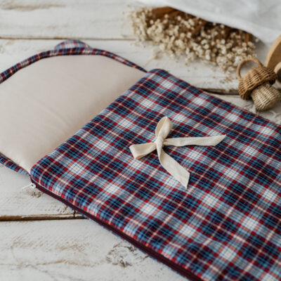 Śpiworek niemowlęcy miś kratka granatowa  z czerwienią 50×75cm , 6-18 miesięcy