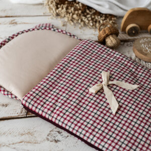 Śpiworek niemowlęcy miś kratka czerwona  z zielenią 50×100cm , 6-18 miesięcy