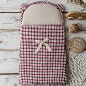 Śpiworek niemowlęcy miś kratka czerwona  z zielenią 50×100cm , 6-18 miesięcy