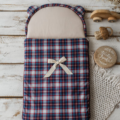 Śpiworek niemowlęcy miś kratka granatowa  z czerwienią 50×75cm , 6-18 miesięcy