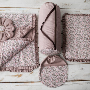 Kocyk dla dziewczynki do przedszkola  z falbanką drzewko różane