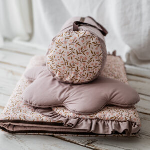 Śpiworek do przedszkola z falbanką 140×75cm różowe konwalie