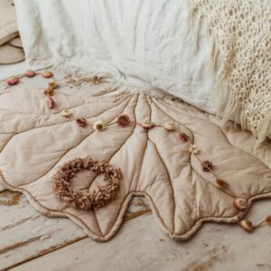 Mata podłogowa do zabawy liść miłorząb natural