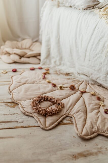 Mata podłogowa do zabawy liść miłorząb natural