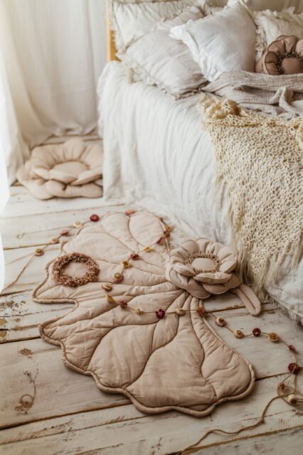 Mata podłogowa do zabawy liść miłorząb natural