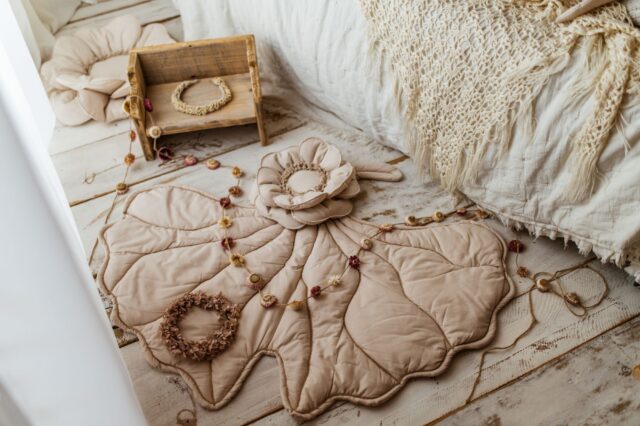 Mata podłogowa do zabawy liść miłorząb natural